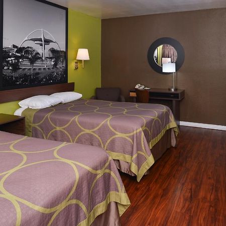 Super 8 By Wyndham Los Angeles/אלהמברה מראה חיצוני תמונה
