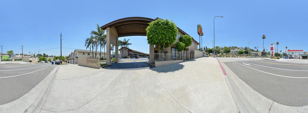 Super 8 By Wyndham Los Angeles/אלהמברה מראה חיצוני תמונה