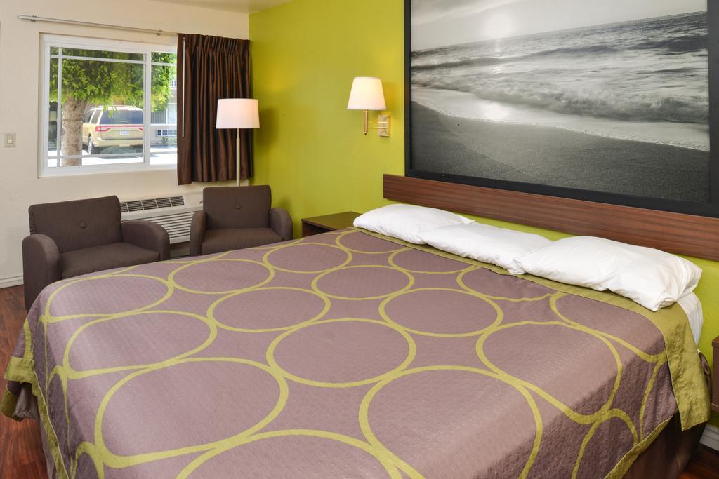 Super 8 By Wyndham Los Angeles/אלהמברה מראה חיצוני תמונה