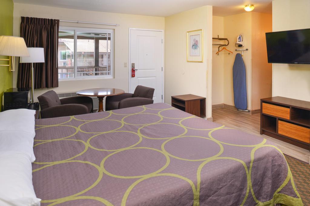 Super 8 By Wyndham Los Angeles/אלהמברה מראה חיצוני תמונה