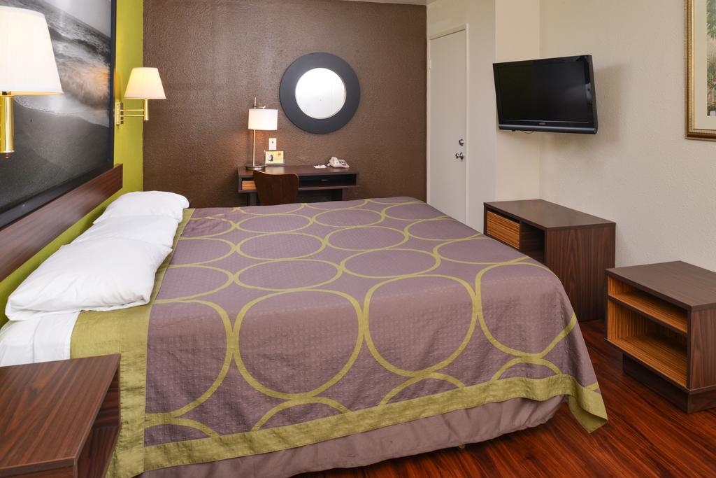 Super 8 By Wyndham Los Angeles/אלהמברה מראה חיצוני תמונה