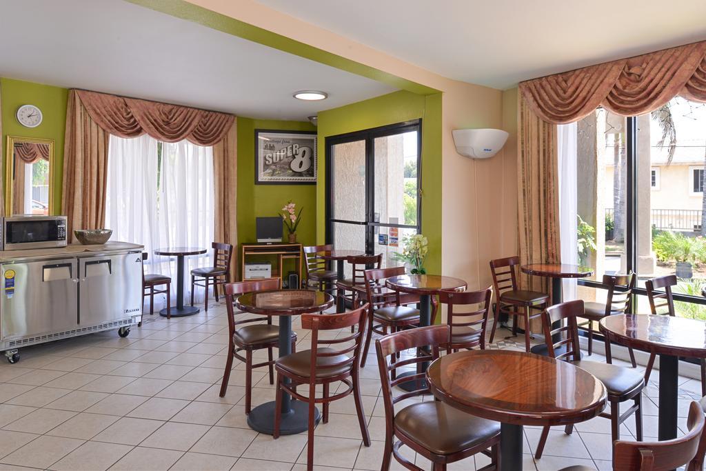 Super 8 By Wyndham Los Angeles/אלהמברה מראה חיצוני תמונה