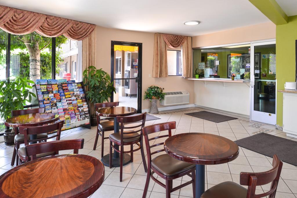 Super 8 By Wyndham Los Angeles/אלהמברה מראה חיצוני תמונה