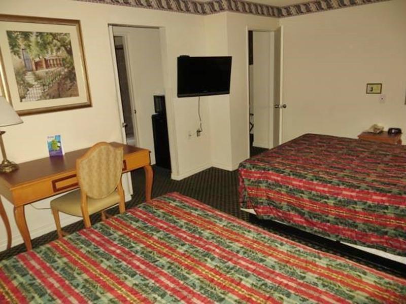 Super 8 By Wyndham Los Angeles/אלהמברה מראה חיצוני תמונה