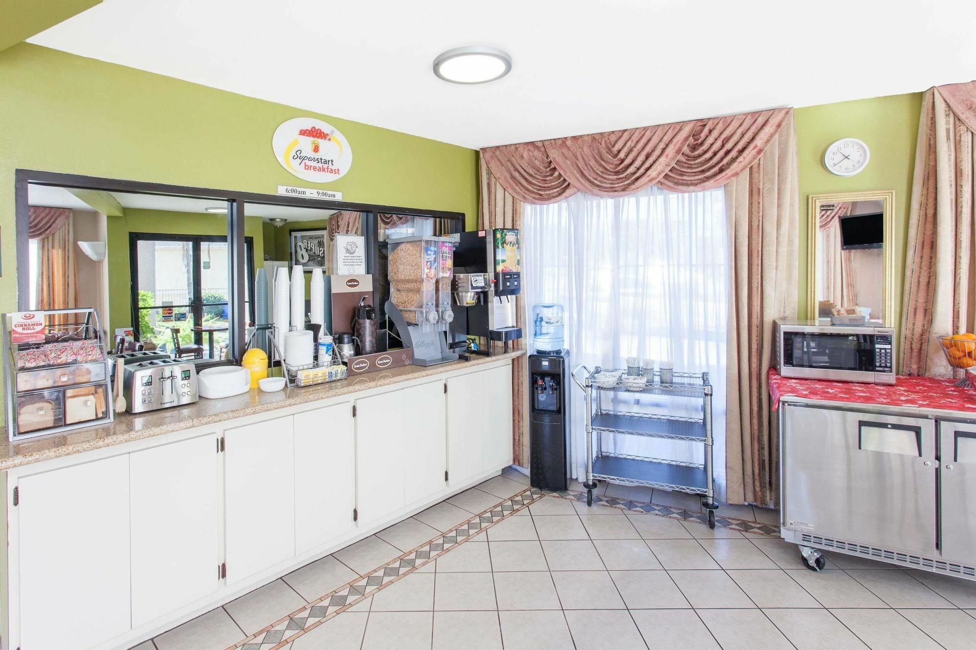Super 8 By Wyndham Los Angeles/אלהמברה מראה חיצוני תמונה