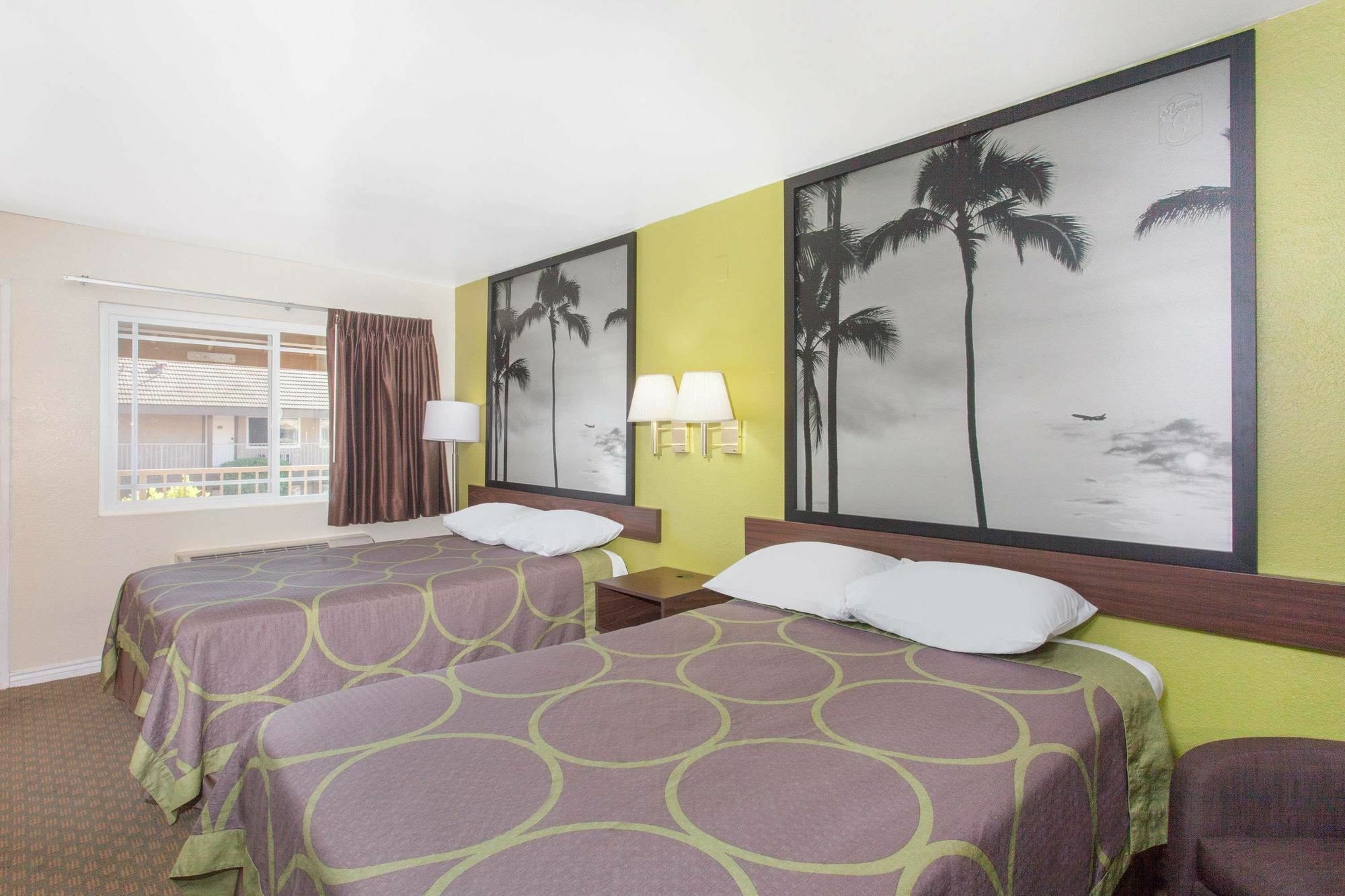 Super 8 By Wyndham Los Angeles/אלהמברה מראה חיצוני תמונה